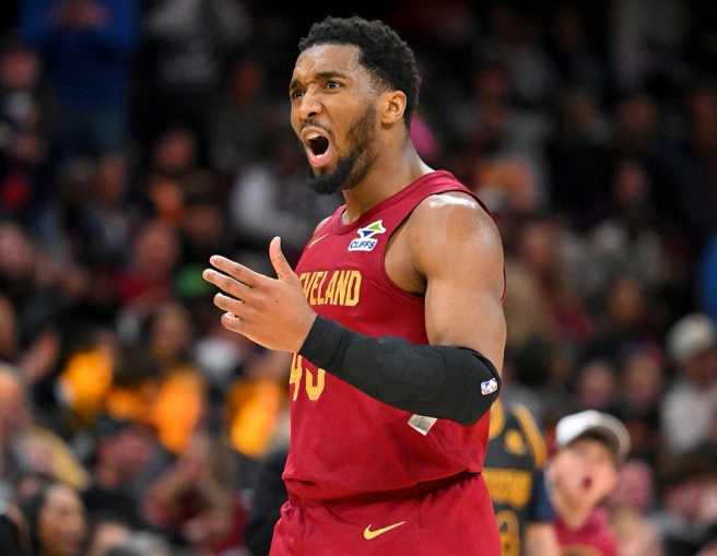 开云APP-切特30+14+5+2+4无缘今日最佳！对不起，你碰到创纪录的米切尔了