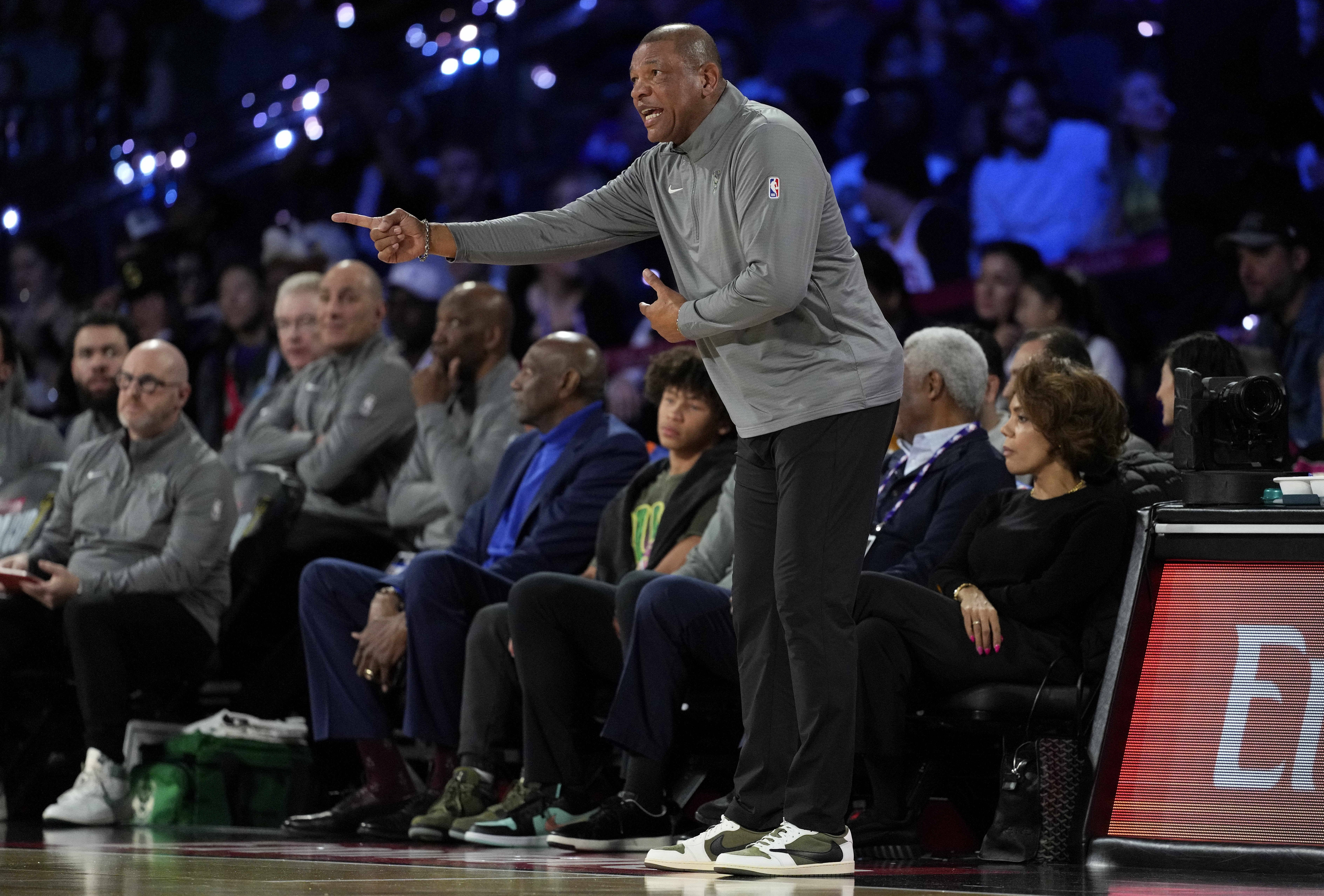 里弗斯：字母流言确实影响了更衣室 想把这支雄鹿团结在一起很难